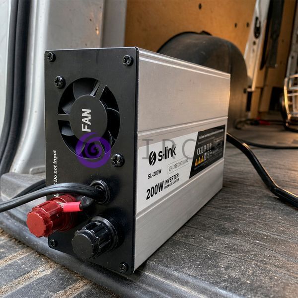 Автомобильный инвертор преобразователь напряжения 12V-220V из прикуривателя модифицированная синусоида Inverter S-Link SL-200W 04k06p001v2 фото