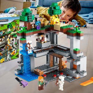 Детский конструктор набор Lego Minecraft 651 деталь (593) 03k03p001 фото